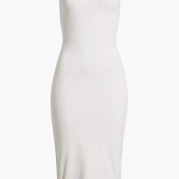 Smooth Edit Sleeveless Body-Con Midi Dress - Picture 8 of 8